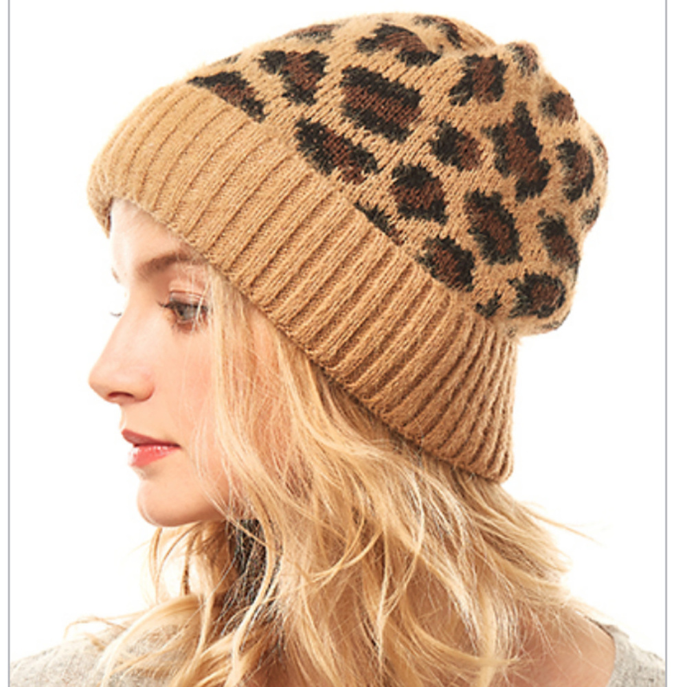 LOF leopard beanie in beige